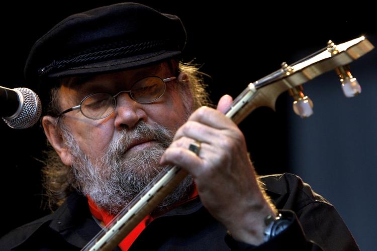 Spillemand. Barney McKenna døde i forbindelse med Dubliners 50 års jubilæumsturné. 