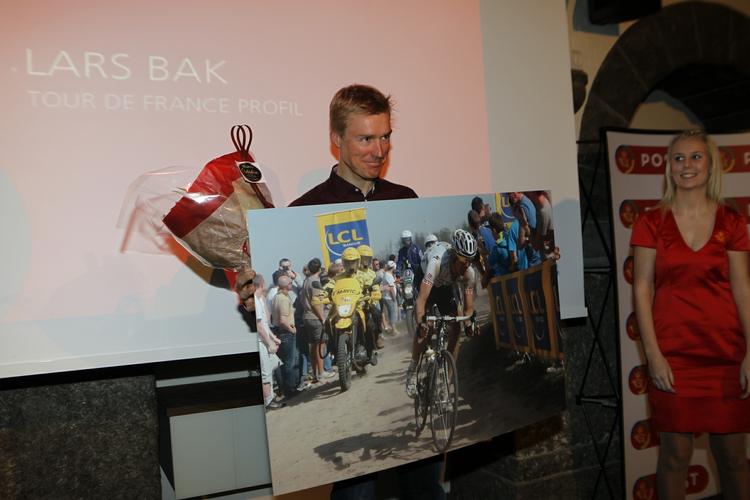 Hædret. Årets cykelrytter 2011 får et plaster på såret i form af deltagelse i Giro d'Italia. 