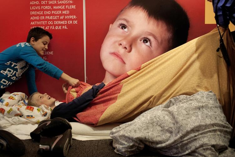 Dampbarn. A(lle) D(renge) H(ar) D(et)? Børn i 3. klasse på Vallerødskolen får besøg af folkene bag en kampagne fra ADHD-foreningen. 