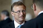 Sygemeldt. Nils Smedegaard Andsersen er sygemeldt efter en hjerteoperation. Han priser den døde Mærsk Mc-Kinney Møller i en udtalelse. 