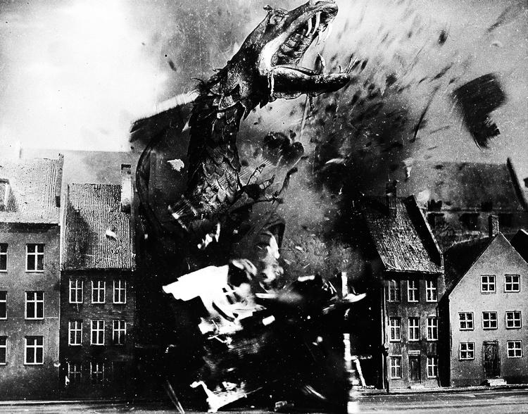 Under festivalen kan man snøre løbeskoene og tage en joggingtur rundt til københavnske filmlocations. Eksempelvis kan man smutte forbi 'Reptilicus' hærgen på Langebro og Kim Bodnias løbetur ved søerne i 'Pusher'. 