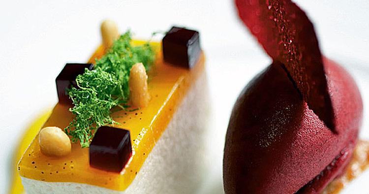 ANDENPLADS. Engelske The Fat Duck er en af de restauranter, hvis mad har fået læserne af Elite Traveler Magazine op at ringe. 