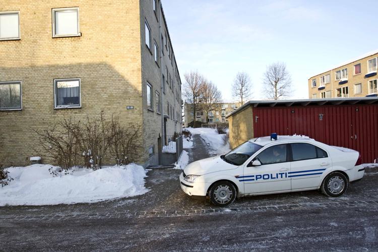 TERRORTILTALE. En køretur med et noget uklart mål førte en gruppe svenskere til en lejlighed på Mørkhøjvej i Herlev - hvor de blev anholdt, mistænkt for at gøre klar til et terrorangreb mod JP/Politikens Hus. 