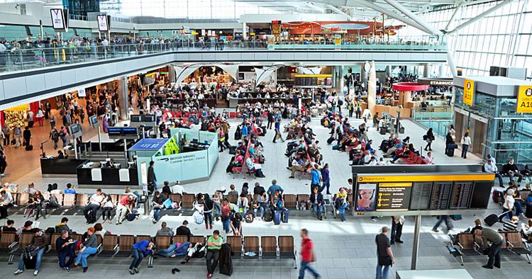 BEKYMRING. Mange ekstra passagerer i blandt andet Heathrow giver bekymring op til OL. (Arkivfoto) 