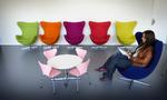 ÆGTE. Fremover kan kopier af Arne Jacobsens berømte stole, 7'eren og Ægget, ikke længere markedsføres i Danmark. (Arkivfoto) 