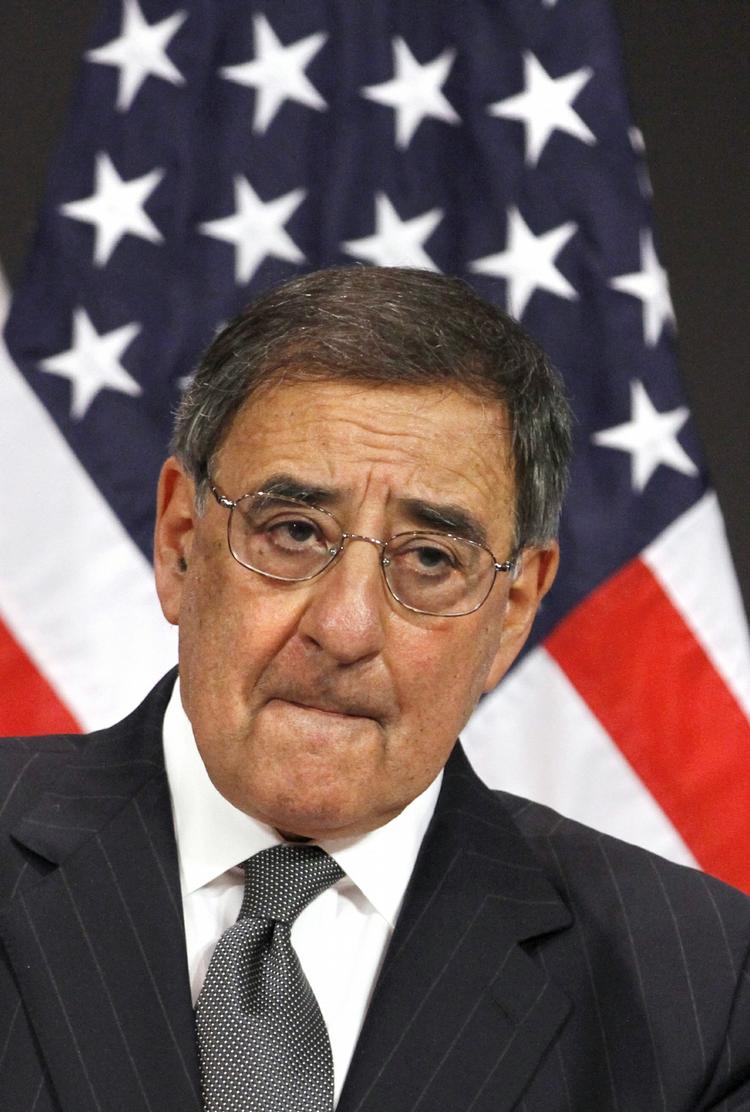 Beklagelse. USA's forsvarsminister Leon Panetta havde ansigtet i alvorlige folder, da han på et pressemøde i Bruxelles blev spurgt til, at amerikanske soldater har poseret med lig af afghanske oprørere. 