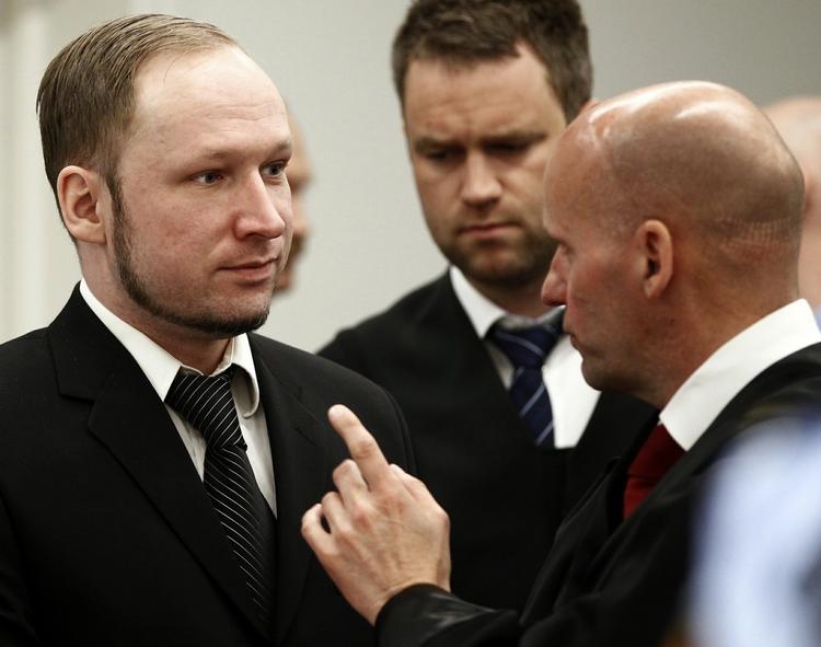 Afhøringen af Anders Behring Breivik fortsætter i dag og har fokus på årene 2006 til angrebene 22. juli 2011. 
