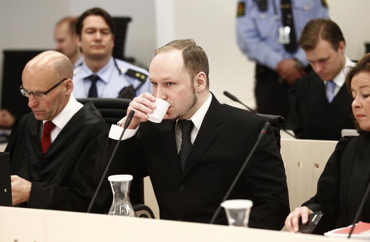 Den norske massemorder Anders Behring Breivik tog et år fri for at spille World of Warcraft, mens han boede hos sin mor. 