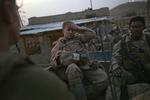 Utallige vejsidebomber har også gennem årene været med til at gøre området  til et særligt farligt sted at patruljere. Her er det en soldat fra U.S. Marines, der er på vej ud på natlig patrulje. 