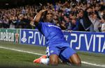 skuespil? Didier Drogba er i stand til at vifte selv store stærke forsvarere af vejen. Måske derfor var flere spillere og kommentatorer ikke imponerede over angriberens mange rulleture i græsset under kampen mod Barcelona. 