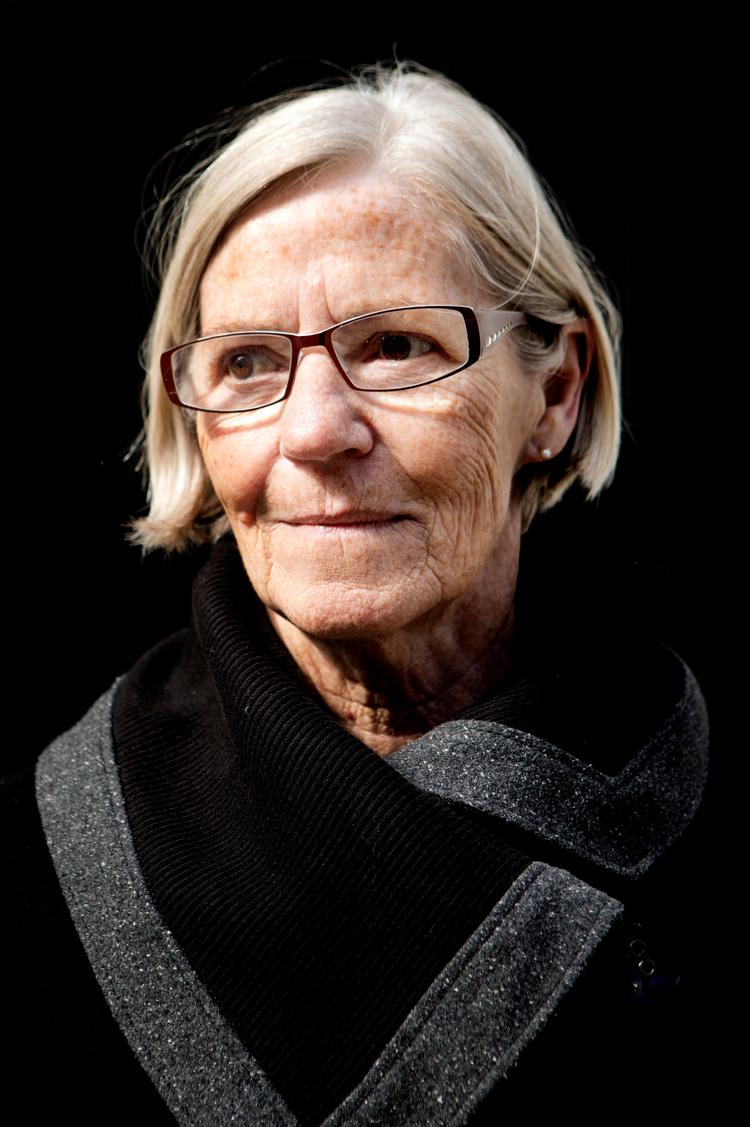 Dømt ude. Signe Legaard kan sommetider føle sig dømt ude som forbruger og pensionist. Hun mener, at der er for meget fokus på ungdommen. 