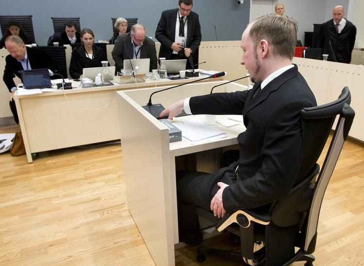 OND. Tilhørerne i retten har svært ved at forstå terrortiltalte Anders Behring Breiviks holdninger og gerninger. 