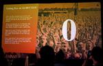 Nedtælling. Før de sidste 93 navne til årets Roskilde Festival i dag blev afsløret, blev der talt ned på en storskærm. Festivalgængere var inviteret til offentliggørelsen. 