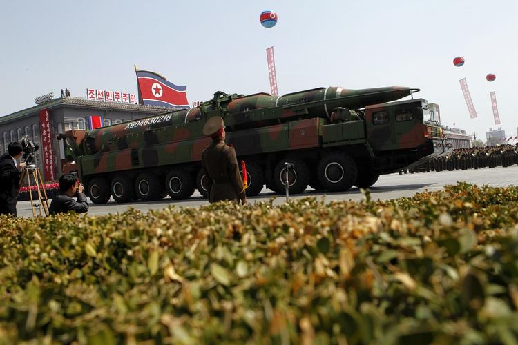 Affyring. Den mislykkede opsendelse af en påstået satellit har ikke taget modet fra Nordkorea, der nu er klar til flere opsendelser. 