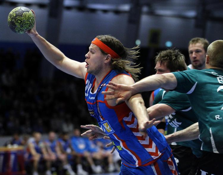Mirakelmanden. Mikkel Hansen skal vise hele sit repertoire i aften mod Barca, hvis AG skal have en chance for at spille sig videre til Final4-stævnet. 