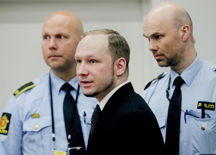FORKLARING. Den terrortiltalte nordmand i retten i Oslo. 