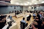 massemorder. Retssagen mod Anders Behring Breivik har nået sin femte dag. I dag skal han fortælle om angrebet på Utøya, hvor 69 mennesker blev skudt og dræbt. 
