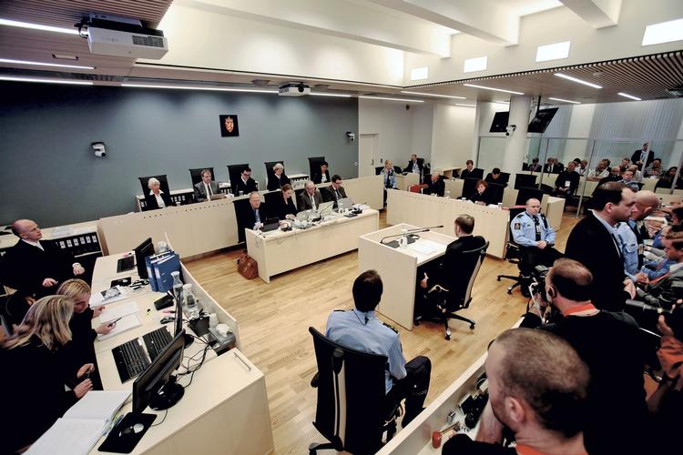 massemorder. Retssagen mod Anders Behring Breivik har nået sin femte dag. I dag skal han fortælle om angrebet på Utøya, hvor 69 mennesker blev skudt og dræbt. 