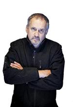 Succes i USA. Jussi Adler-Olsens 'Kvinden i buret' er på vej op ad de amerikanske salgslister. 