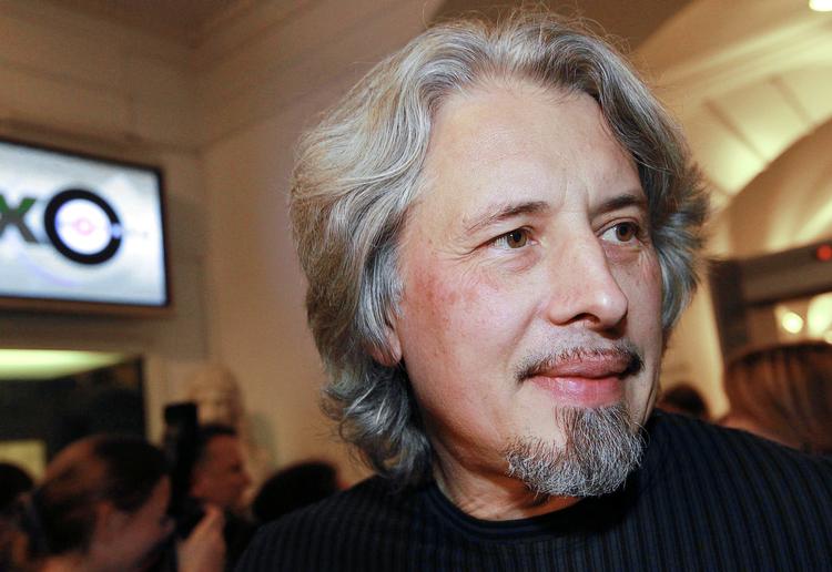 avanceret. Vladimir Sorokin byder på barokke og voldsomme optrin i sin anden  roman på dansk, 'Snestormen'. 