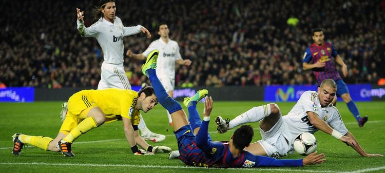 drama. Barcelona og Real Madrid har mødtes flere gange, og i aften er det mesterskabet, der er på spil. Vinder Real kan Barcelona få svært ved at indhente kongeklubben. 
