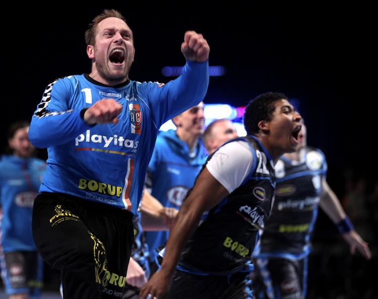klassehåndbold. AG Københavns sammenbragte flok af storspillere var bedst gennem hele kampen mod mægtige FC Barcelona. 