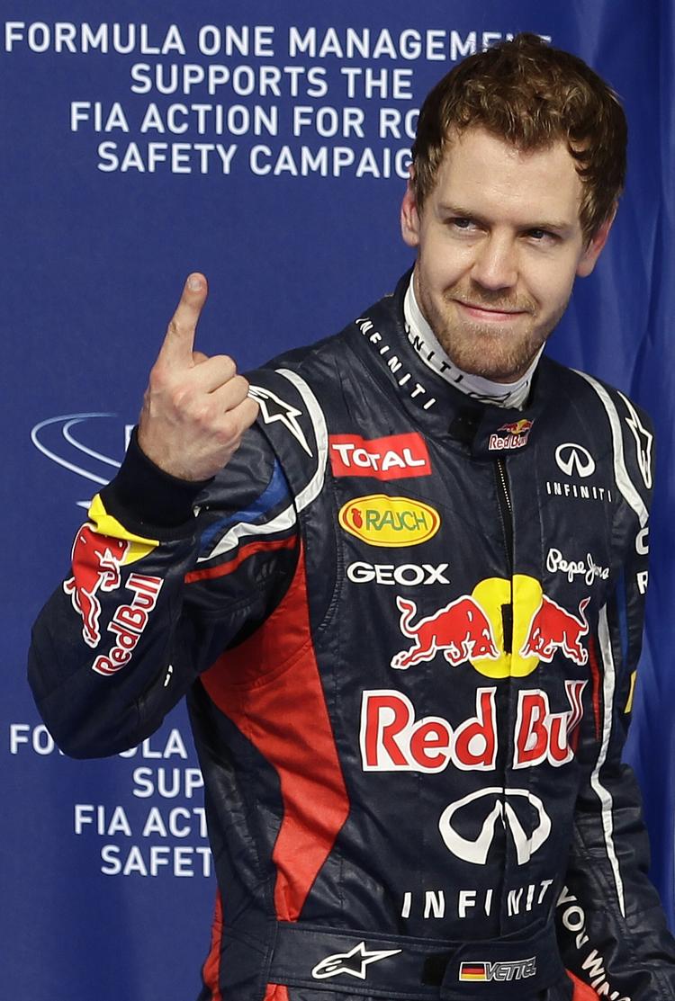 etter. Sebastian Vettel åbner det kontroversielle løb i Bahrain fra første position. 