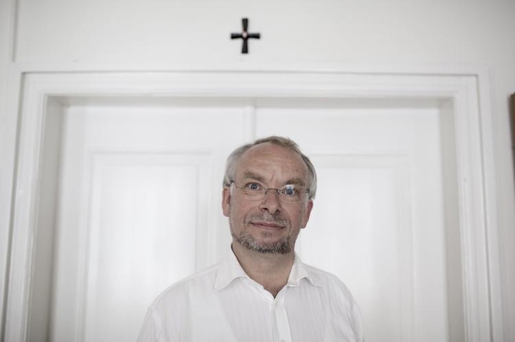 Københavns biskop, Peter Skov-Jakobsen, går - ligesom Kirkefondet -  ikke ind for, at der skal være supermarked i de kirker, der bliver taget ud af brug. 