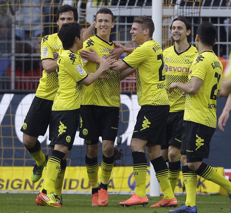 Mestre. Dortmund kunne afgøre mesterskabet på hjemmebane  i dag mod Mönchengladbach, og det klarede de gul-klædte uden de store problemer. 