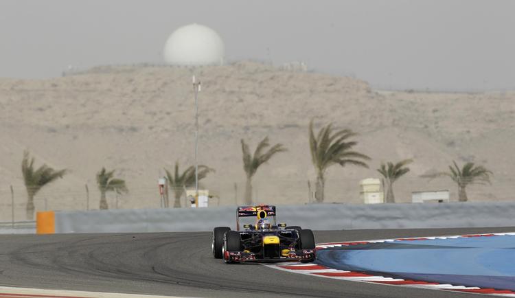 fuldblods. Der var ikke mødt mange tilskuere frem til det skandaleombruste Formel 1-løb i  ørkenstaten Bahrain. 
