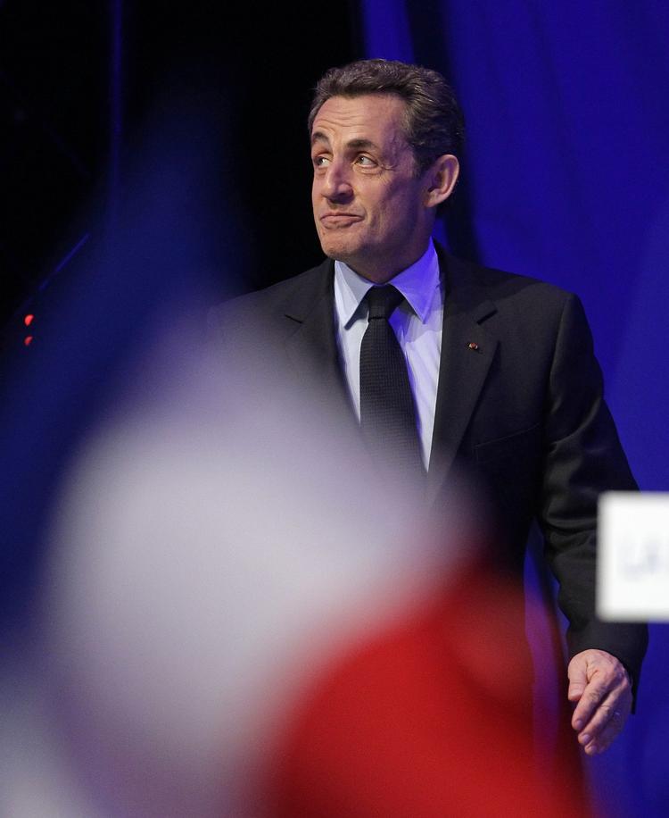 Kampgejst. »Jeg foreslår, at vi arrangerer tre debatter. Franskmændene har ret til at få sandhed og klarhed«, sagde Sarkozy til sine tilhængere. 