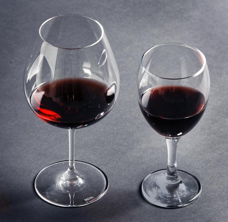 Supervin i denne uges vintest - der er seks glas til en italiensk rødvin fra Irma. 