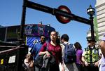 Trængsel. Der kan blive ekstra ventetid i Londons undergrund de kommende dage. 1.000 arbejdere går i strejke. 