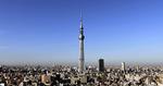 HØJDESPRING. Tokyo Skytree fanget fra 24 etage på et hotel i Tokyo. Tårnet åbner for offentligheden til maj. 