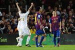 1-2. Real Madrid tog fusen på Lionel Messi og FC Barcelona lørdag aften, hvor catalanerne led et yderst sjældent nederlag på hjemmebane. 