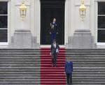 Afsked. Hollands ministerpræsident Mark Rutte har nu officielt trukket sig fra sin post, og forlader på billedet Dronning Beatrix efter at have indleveret sin opsigelse. 