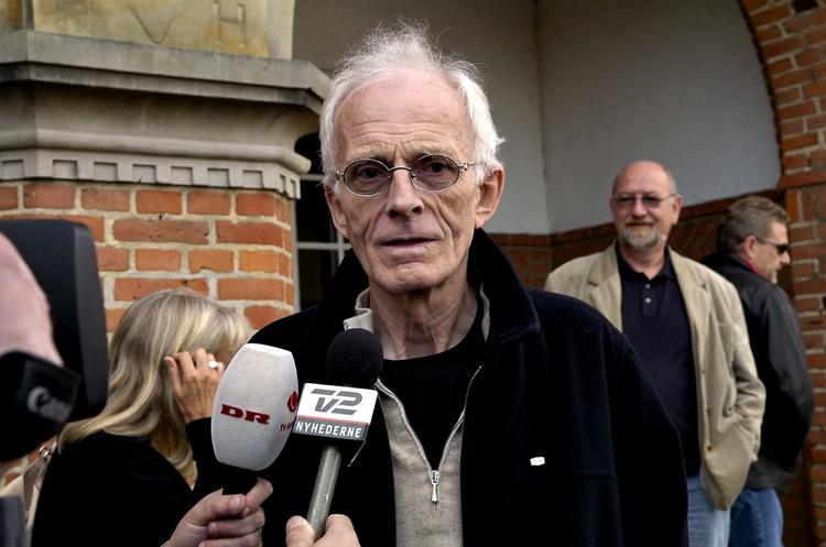 forsvundet. Tvind-stifteren Mogens Amdi Petersen blev frifundet ved byretten. Siden har anklagemyndigheden ikke kunnet finde ham for at forkynde en anke af frifindelsen til landsretten. 