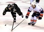 medspillere. I NHL er Philip Larsen (tv.) og Frans Nielsen (th.) modstandere, men i næste måned skal de spille sammen. 