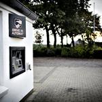 Sparekasserun. Efter to krak  i weekenden forventer flere sparekasser, at deres garanter ønsker at hæve deres indskud. 