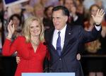 Lokkemiddel. Flere mener, at Romney nu bør trække sin kone, Ann Romney, mere ind i valgkampen. 
