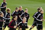 opvarmning. Flere af Bayerns spillere kan løbe ind i karantæne med et gult kort i semifinalen mod Real Madrid i aften. 