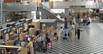 TIDSRØVER. I mange lufthavne - her Billund - skaber det kø og ventetid, når man skal vente på sit bagagemærke. 