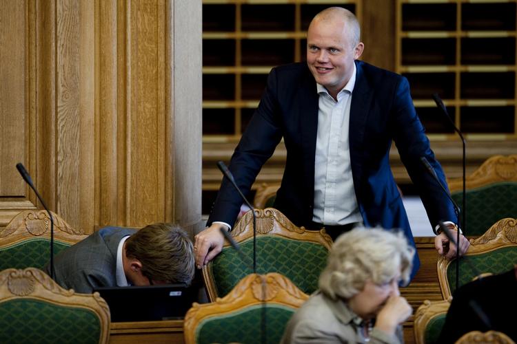 arbejdsmarkedspolitik. Finansordfører Peter Christensen (V) lader det være åbent, om Venstre støtter op om en fremtidig aftale om fremtidens arbejdsmarked. 