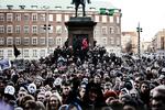 Protest. Det ser ud til at de massive folkelige protester har båret frugt. ACTA kan måske være fortid. 
