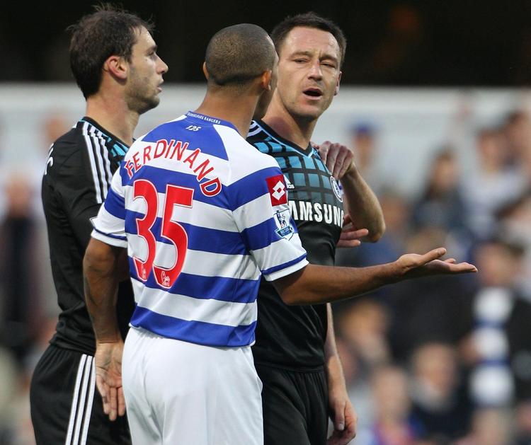 Speget. John Terry (t.h) er anklaget for at have kaldt Anton Ferdinand for en 'sort kusse'. Civilretssagen afgøres i juli. 