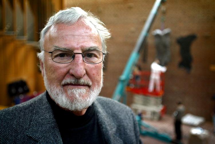 Når Arne Haugen Sørensen maler, handler det om det gode og det onde, om kærlighed over for ondskab og om barmhjertigheden, der overvinder al grusomhed. 