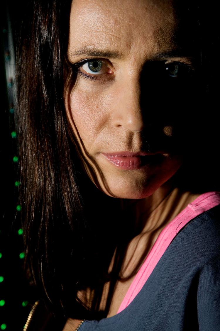 blandet. Gennemsnitlig er det sidste, man kan kalde Mette Moestrups nye digtsamling, men ikke alt lykkes  lige godt. 