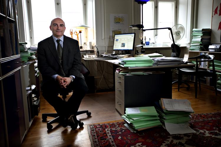 FRUSTRERET. Formanden for Mosaisk Trossamfund er ærgerlig over, at han opg hans trosfæller er nødt til at foretage en række sikkerhedsforanstaltninger hver gang, de har arrangementer. 