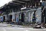 Tragedie. Dele af Bazar Vest udbrændte i gårsdagens dødsbrand. 