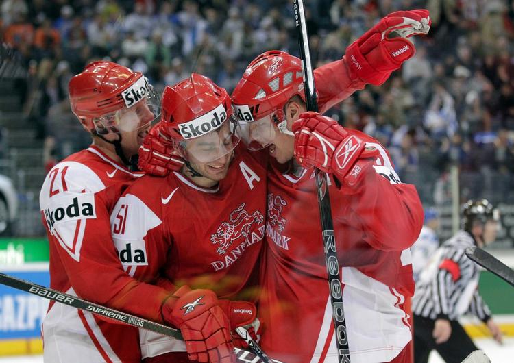 VM-succes. I 2010 og 2011 leverede det danske ishockey landshold et par gevaldige overraskelser. Skulle landstræner Per Bäckmans udvalgte igen i år skaffe danske VM-succes, så bringer politiken.dk en kort guide om ishockey til dem, der vil stå på undervejs. 
